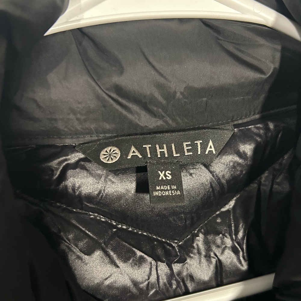 Athleta Banner Peak Down Vest in Black, Size XS. EUC Puffer, dual zipper. - Picture 6 of 15